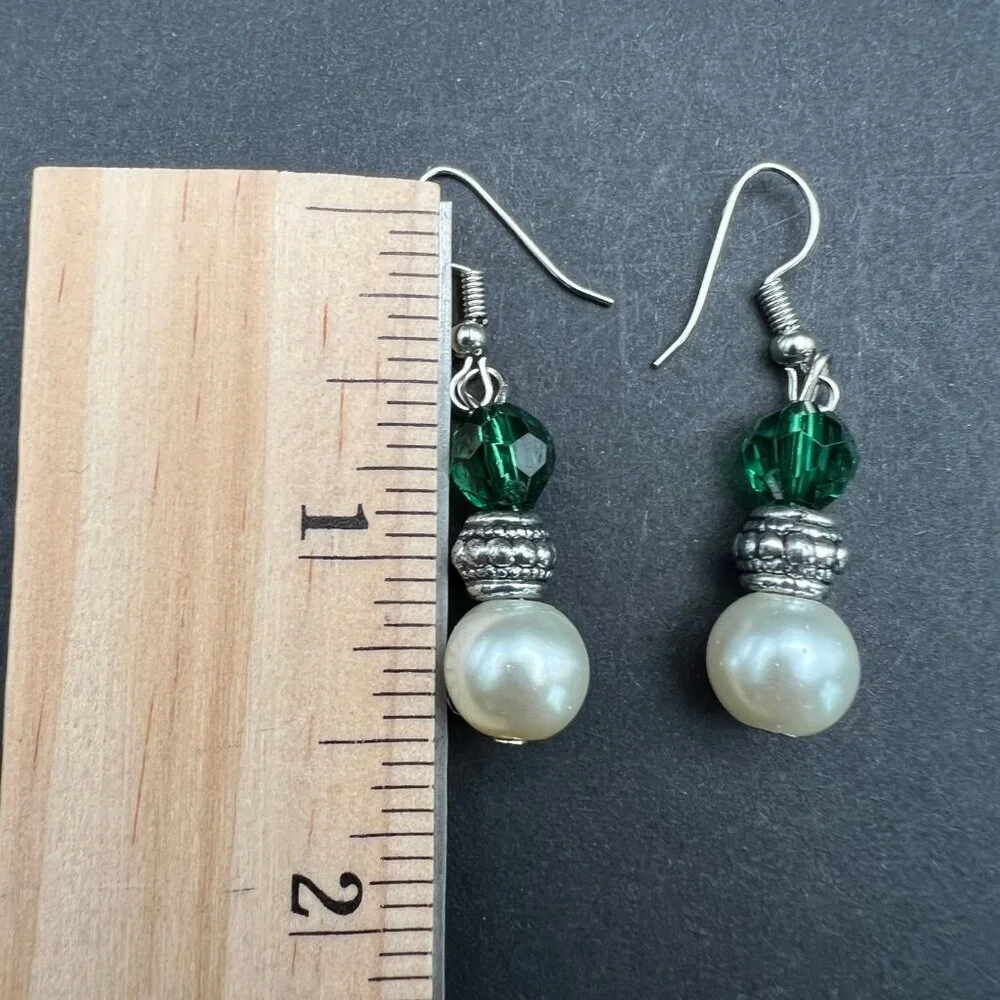 Faux Pearl Pierced Dangle Earrings Green Bead‎ Silver Tone Wire Drop